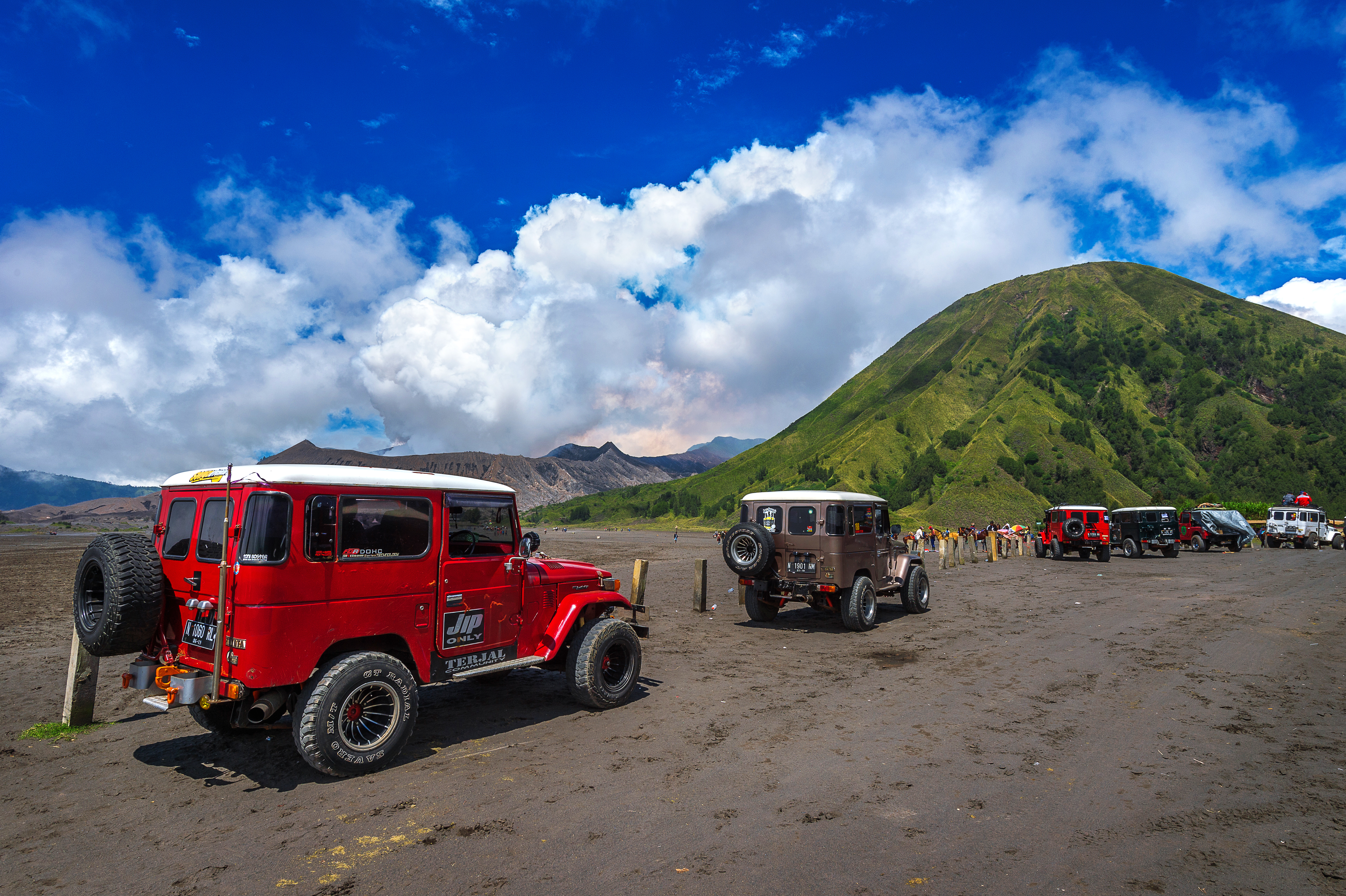Ilustrasi wisata adventure lava tour Jogja